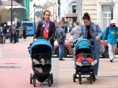 Jest mamą i próbuje pogodzić to z pracą. "Czasami tam po prostu jestem, nie myślę"