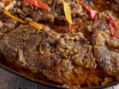 Kotlety schabowe po węgiersku sprawdzą się na niedzielny obiad. Pyszne i nie trzeba ich panierować