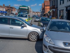 7 sztuczek wyłudzaczy odszkodowań drogowych. Pilnuj się na drodze!