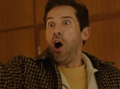 Scott Adkins zaskakuje - nie tylko bije zbirów, ale też rozśmiesza. Jest zwiastun