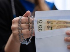 Tyle zbierają po kolędzie. Parafie odsłaniają karty