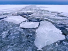 Estończycy wytyczyli lodową drogę. Połączy dwie wyspy