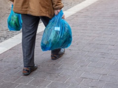 Przyniesiesz foliową reklamówkę, dostaniesz prezent. Miasto rusza ze specjalną akcją