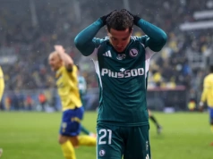 Legia Warszawa uciekła spod topora. Szokująca końcówka meczu Ekstraklasy