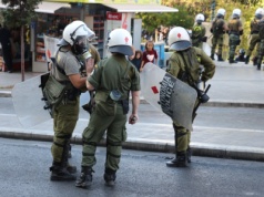 Koktajle Mołotowa i setki zatrzymań na greckim kampusie!