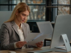 Technologia miała pomagać, a zaczęła męczyć. Większość pracowników mówi "dość"