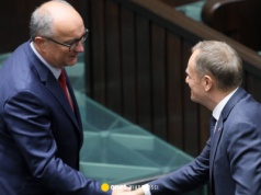 "Stan Wyjątkowy". Czarzasty na wojnie z Nawrockim. Trump chce rozbić koalicję. Tusk tropi Epsteina, żeby uderzyć w PiS