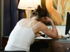 "Nie mogę zmienić pracy". Tak wygląda "job hugging" w Polsce