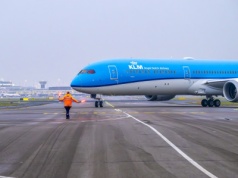 KLM kompletuje flotę Dreamlinerów. Do Amsterdamu przyleciał ostatni B787-10