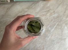 Pachnie domem sprzed lat. Zwyczaj naszych babć zaskakuje skutecznością