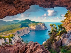 Najpiękniejsza włoska wyspa z Polski 💚🤍❤️ Loty na Sardynię od 205 PLN 🌤️🏖️