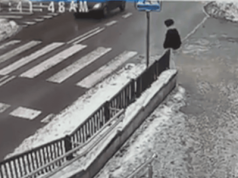 18-latka na pasach. Policja pokazuje wstrząsające nagranie ku przestrodze