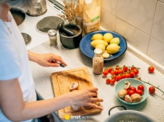 Produkty, które zwiększają produkcję kolagenu. Wśród nich polski przysmak