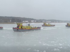 Lodołamacze przerwały pracę. Wiemy, jak długo potrwa postój