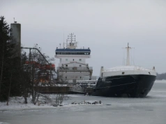 Załadowane rosyjską ropą tankowce kręcą się bez celu po Oceanie Indyjskim. Donald Trump pozbawił je klientów