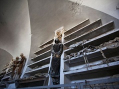 To miejsce mrozi krew w żyłach. W tych katakumbach zmarli wciąż "patrzą" na żywych