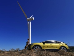 Gdy dotacje się kończą, wiatraki i auta elektryczne znikają