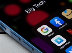 Pół miliona dolarów za jeden post? Tak Big Tech kupuje miłość do AI