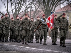 Przysięga żołnierzy w krakowskim batalionie powietrznodesantowym. „Od dziś jesteśmy częścią żołnierskiej rodziny”