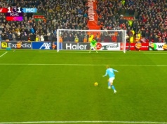 93. minuta meczu z Liverpoolem. Haaland podchodzi do rzutu karnego