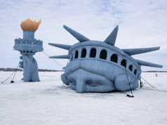 Lake Mendota skute lodem. Zimowy festiwal przyciąga mieszkańców Wisconsin