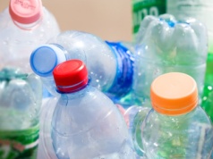 Kurier przyjedzie i odbierze butelki. Wygodny trik na system kaucyjny