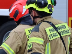 Wieczorna akcja ratunkowa na Zakrzówku. Strażacy zeszli 20 metrów w dół