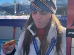 Pokazała, co stało się z jej złotym medalem. "Uszkodzony"