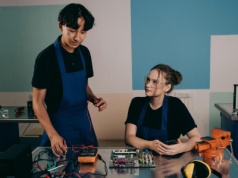 Drugie życie przedmiotów: Rozwój kawiarenek naprawczych w Poznaniu