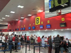 Problemy w wakacyjnym raju. Wstrzymano tankowanie samolotów ze względu na brak paliwa