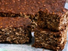 Błyskawiczne ciasto czekoladowe bez pieczenia. Wystarczą 3 składniki