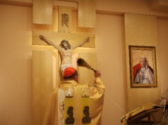 Nowa kaplica w szpitalu Jana Pawła II otwarta. Poświęcił ją kard. Grzegorz Ryś