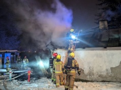 Nocny pożar domu. Z ogniem walczyło siedem zastępów straży