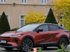 Nowy SUV Toyoty wjeżdża do Polski. Od razu w promocyjnej cenie. C-HR dostał plusa