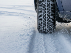 Estonia otworzyła drogę przez Bałtyk. Samochody jadą po lodzie