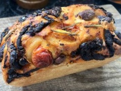 Chlebek, który podaje się na przekąskę. Przepis sięga starożytności