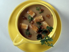 Ta zupa krem błyskawicznie cię rozgrzeje. Tania i bardzo smaczna