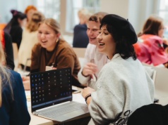 Ruszają nowe studia podyplomowe dla sektora mody. To odpowiedź na transformację branży