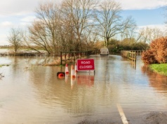 Czy UK znajdzie się pod wodą? Ponad 100 ostrzeżeń powodziowych i kolejne ulewy nad krajem