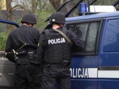 Uzbrojeni i poza kontrolą. Zdrowie psychiczne funkcjonariuszy niewidoczne dla systemu