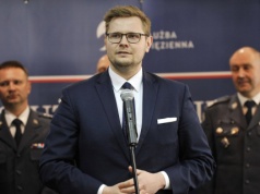 Kwatery, stanowiska i przyspieszone awanse w SW. Śledczy chcą postawić zarzuty byłemu wiceministrowi