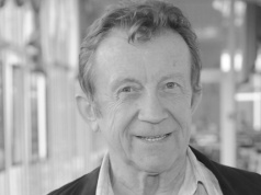 Ostatnie pożegnanie Edwarda Linde-Lubaszenko przed publicznością. "Czas kończyć"