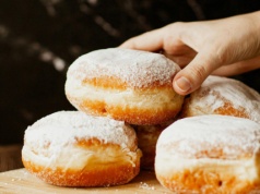 Carrefour będzie świętował tłusty czwartek rzemieślniczymi pączkami