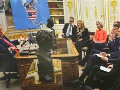 Trump zamieścił zdjęcie z mapą z Kanadą, Grenlandią, Kubą i Wenezuelą jako należącymi do USA