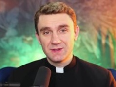 Popularny ksiądz z zakazem prowadzenia kanału modlitewnego w sieci. W tle poważne zarzuty parafianki