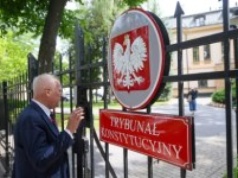 Próba storpedowania wyboru przez koalicję sędziów TK z użyciem TK