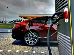 W Illinois mogą wzrosnąć opłaty za samochody elektryczne