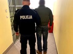 Wjechał do rowu i uciekł. Dzielnicowy znalazł go w łóżku