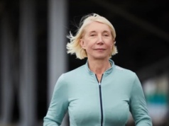 Tak spalisz kalorie bez biegania i obciążania stawów. Nowa obsesja fitness