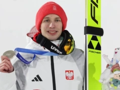 Kacper Tomasiak z medalem olimpijskim na szyi! Otrzymał krążek od znanej Polki